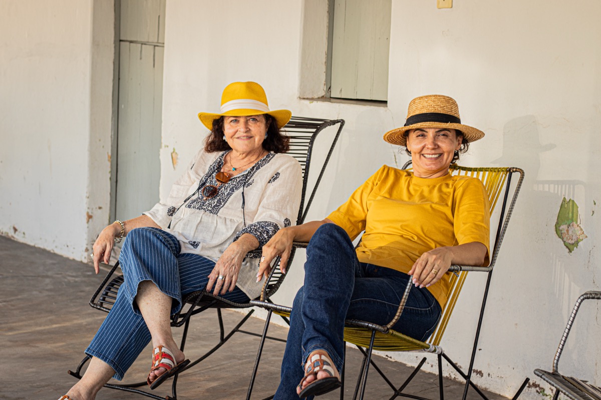 Mulheres sorrindo